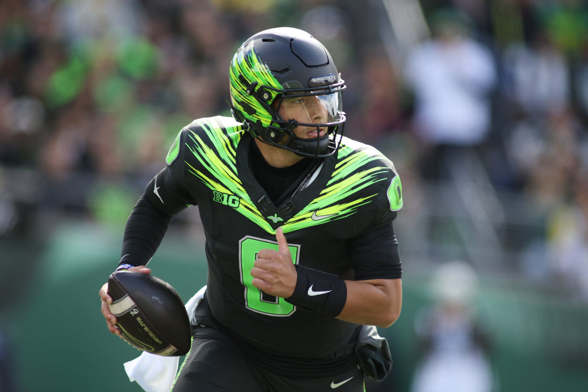 UCLA Stays Undefeated With Close Victory Over Oregon