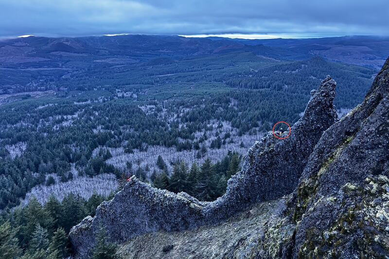 Stranded hiker rescued from 40-foot mountain cliff in Clatsop County