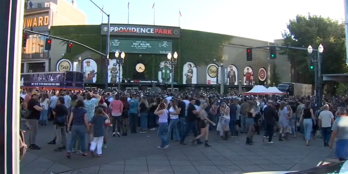 Fans experience long wait times at Providence Park for Jelly Roll, Post