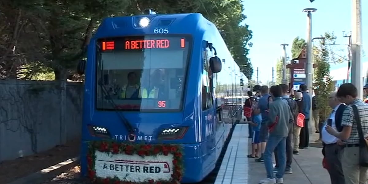 Pdx Trimet TriMet Red Line MAX trains now run from Hillsboro airport to PDX