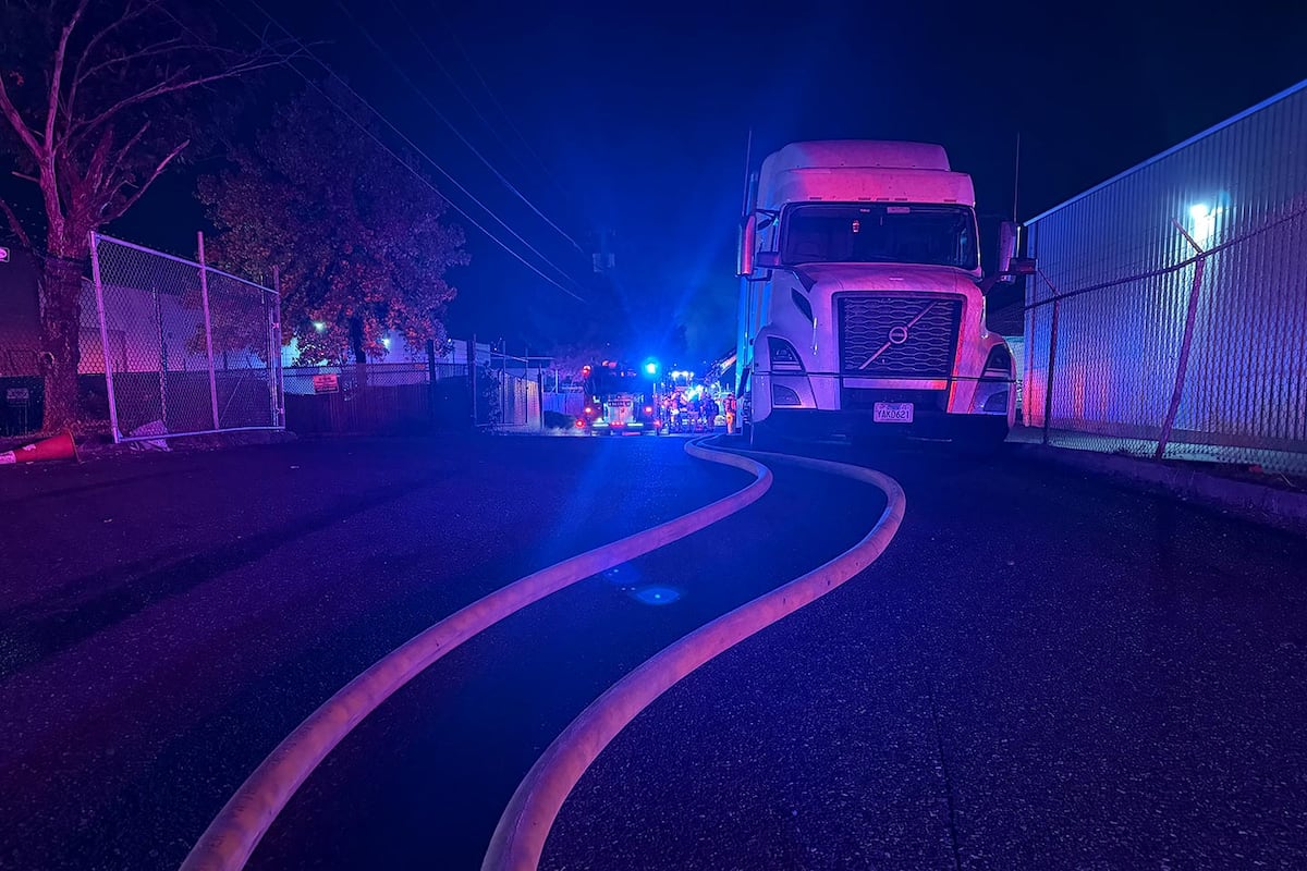 Angle Water Sensor Crews battle 2-alarm fire at northeast Portland auto shop