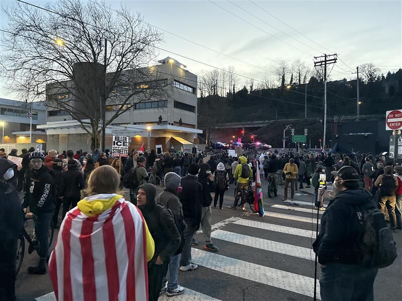 LIVE : Labor unions rally , march to Portland ICE facility in protest