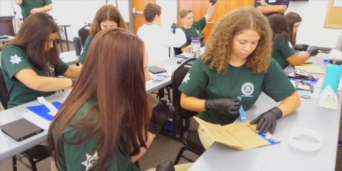 FBI Teen Academy offers hands-on simulations, mock crime scenes in ...